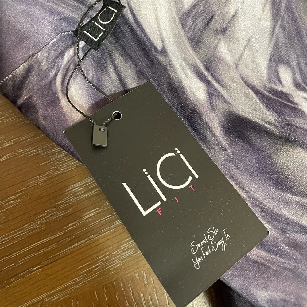 NWT scrunch leggings from popular brand LiCi fit. Discontinued pattern.